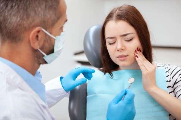 Emergency dentist in Lincoln